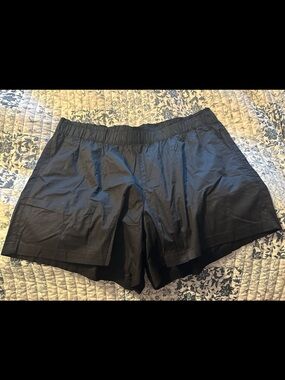 Old Navy Women’s pull on shorts
